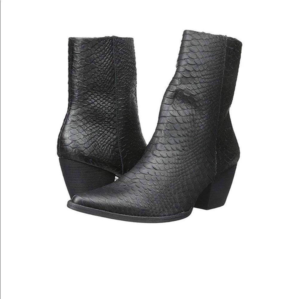 Matisse Caty Cowboy Zip Boot Black Snake Embossed